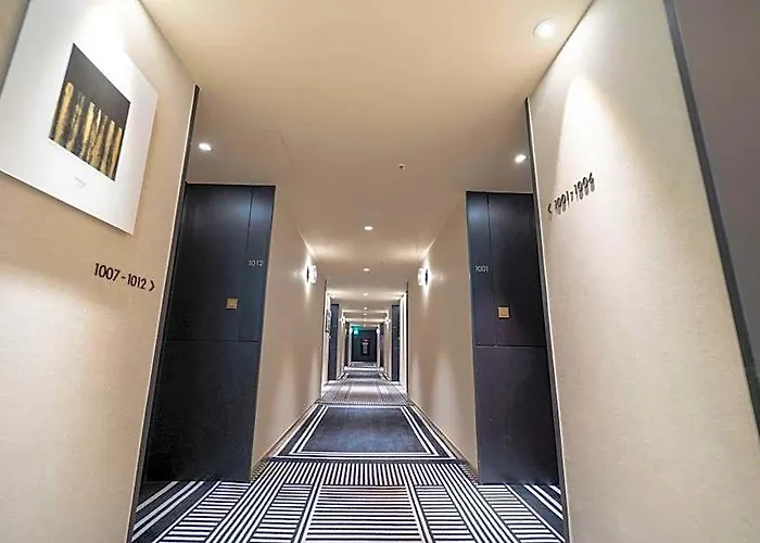 Hotel Eliena Gangnam 4*